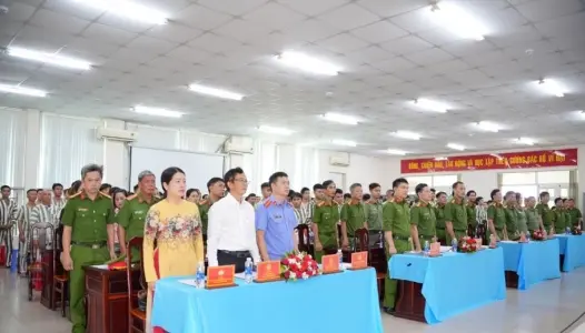 ĐỒNG NAI: 117 phạm nhân Trại tạm giam số 1 được trao Quyết định đặc xá của Chủ tịch nước