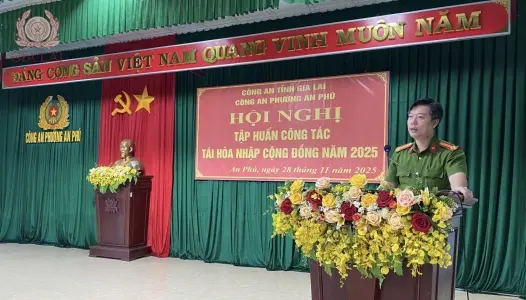 GIA LAI: Công an phường An Phú tổ chức tập huấn công tác tái hoà nhập cộng đồng cho Lực lượng tham gia bảo vệ an ninh, trật tự ở cơ sở.