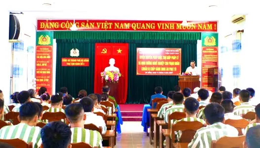 ĐÀ NẴNG: Trại Tạm giam số 2 phổ biển kiến thức pháp luật, kỹ năng tái hòa nhập cho phạm nhân sắp chấp hành xong án phạt tù